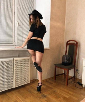 Позволь мне приоткрыть тебе дверь в мир удовольствия и наслаждения. Мои услуги настолько разнообразны, что они удовлетворят самые смелые фантазии. От романтического и нежного исполнения до диких и пикантных игр - я знаю, как сделать каждое наше свидание особенным. У меня есть много положительных отзывов, которые говорят о моей открытости, профессионализме и возбуждающей энергетике. Когда мы встретимся, ты будешь счастлив, удовлетворен и захочешь вернуться ко мне снова и снова. Не упусти возможность исполнить свои самые сокровенные фантазии со мной. Приди, и я окуну тебя в мир наслаждения. Фото реальные, проверено временем. Жду тебя! 💋💫🔥 Инна